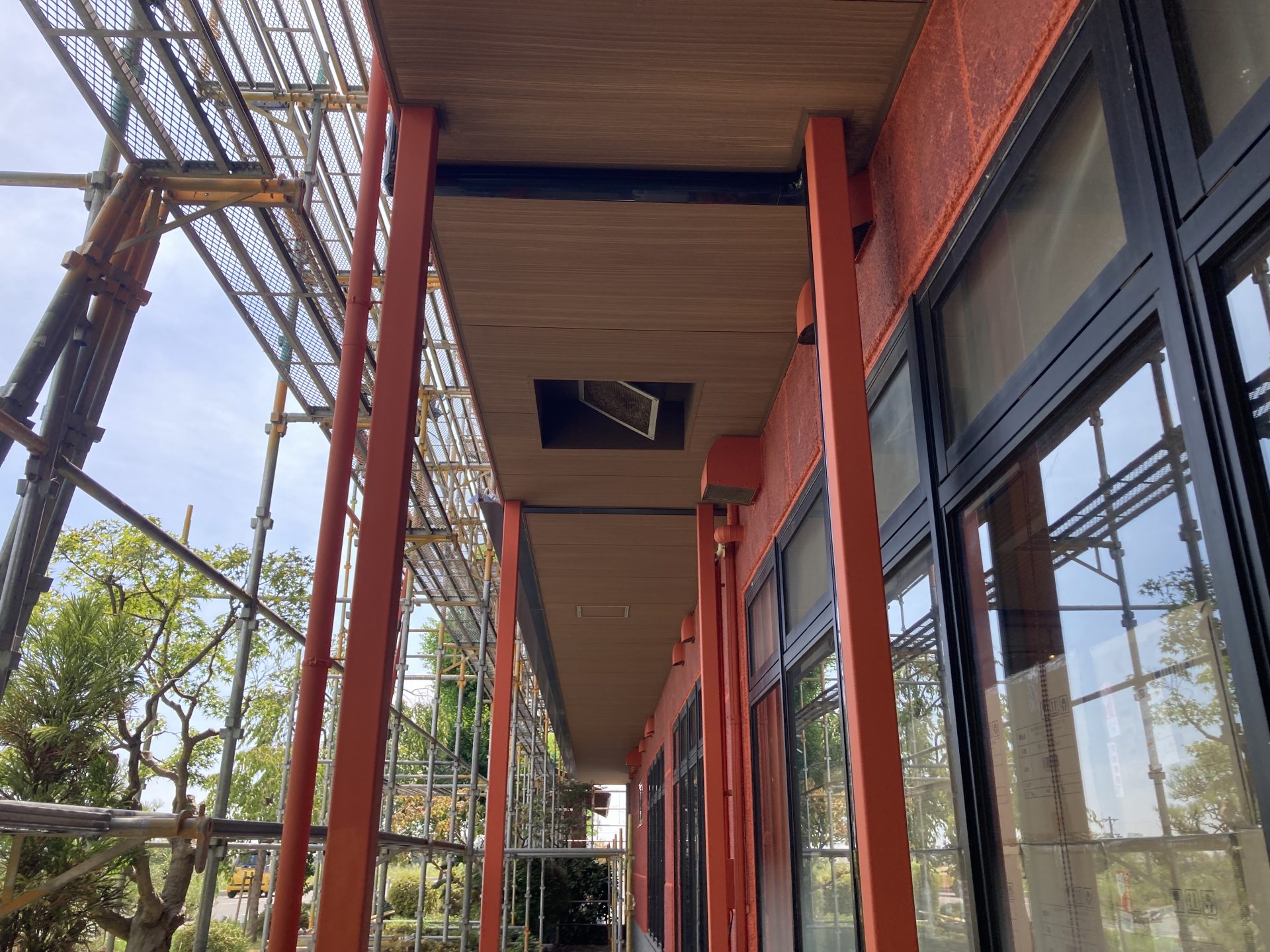 清須市　天然温泉施設　軒天特殊塗装工事 | 塗装・吹付け工事