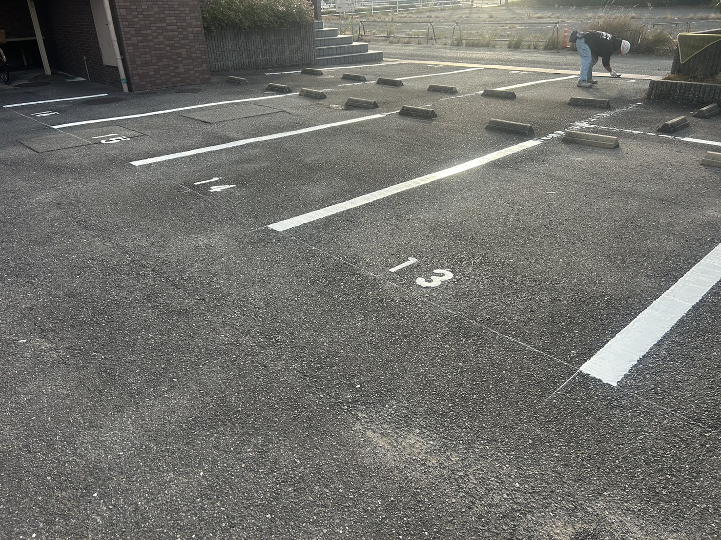 常滑市　アパート駐車場　ライン引き工事 | その他